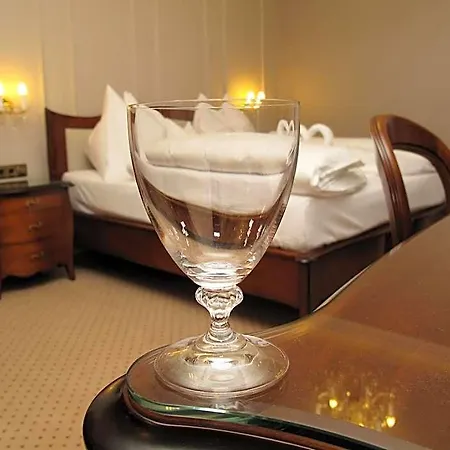 Zum Heiligen Geist מלון