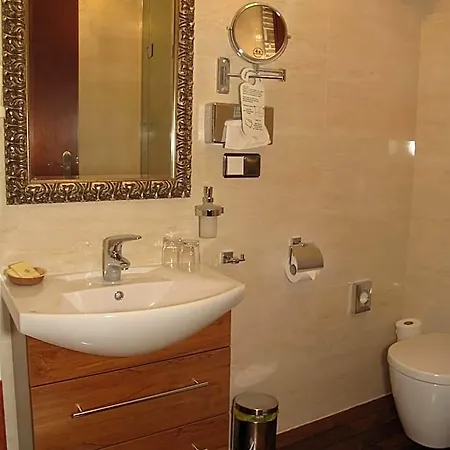 فندق Zum Heiligen Geist 4*