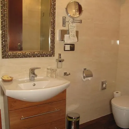 호텔 Zum Heiligen Geist 4*