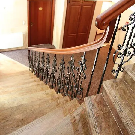 Zum Heiligen Geist 호텔