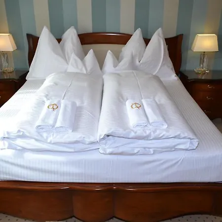 Hotel Zum Heiligen Geist 4*