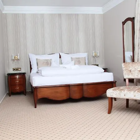 Zum Heiligen Geist 호텔